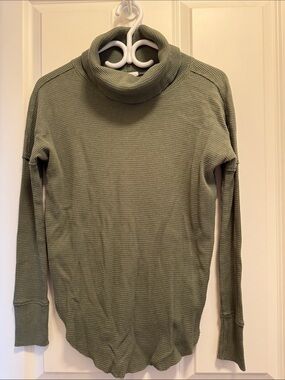 Aritzia TNA Waffle Long Sleeve